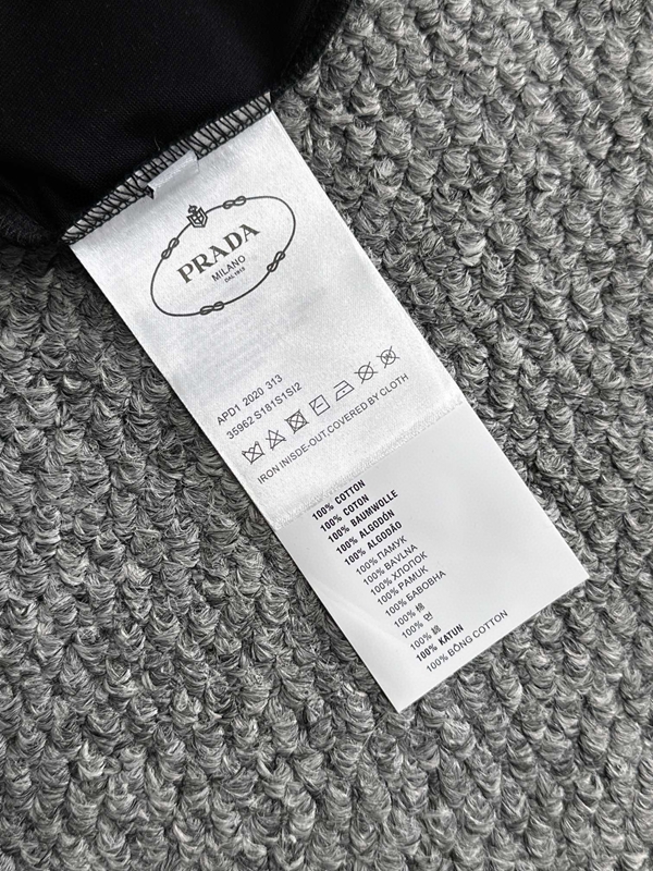 ブランドTシャツ着用イメージ